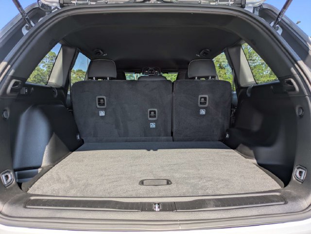 Used 2025 Jeep Grand Cherokee Laredo RWD image 13