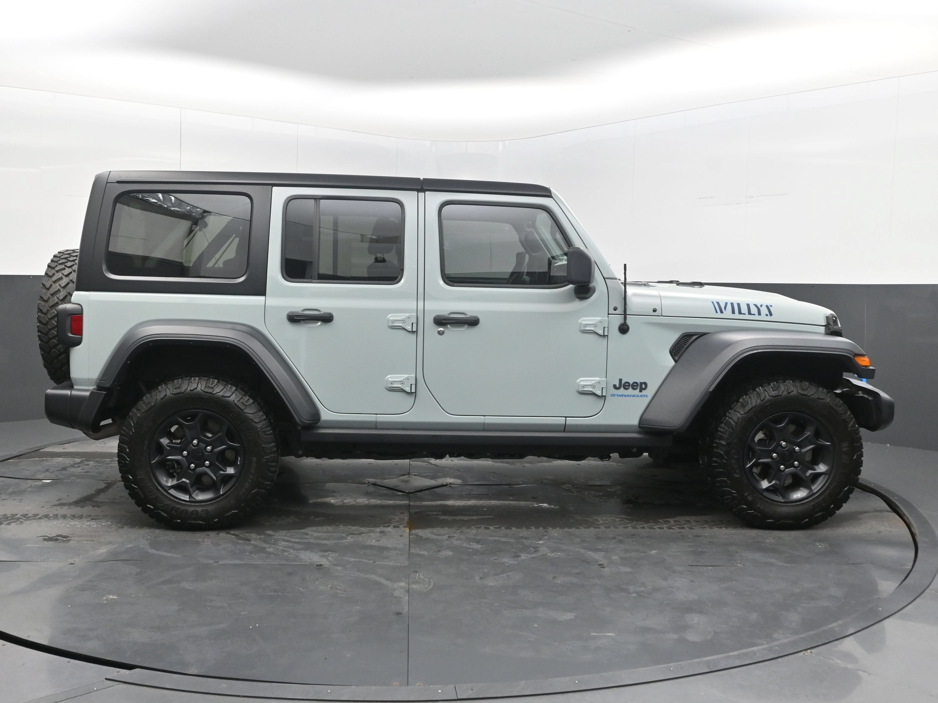 Used 2023 Jeep Wrangler Unlimited w/ 8.4" Radio Group AWD/4WD image 10