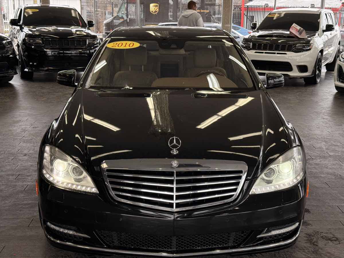 Used 2010 Mercedes-Benz S 550 4MATIC Sedan image 3