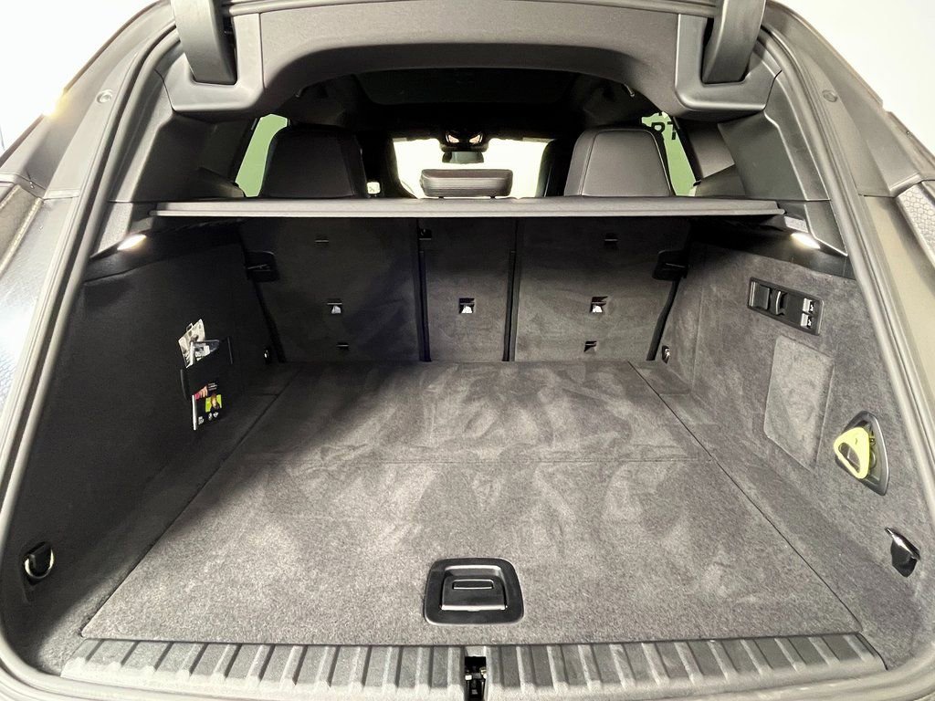 Used 2025 BMW iX xDrive50 w/ Sport Package image 18