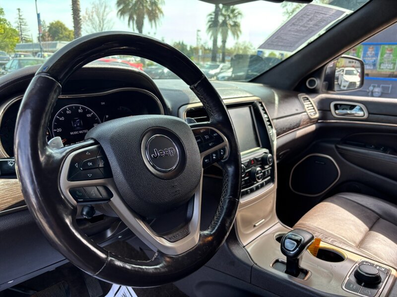 Used 2015 Jeep Grand Cherokee Summit AWD/4WD image 14