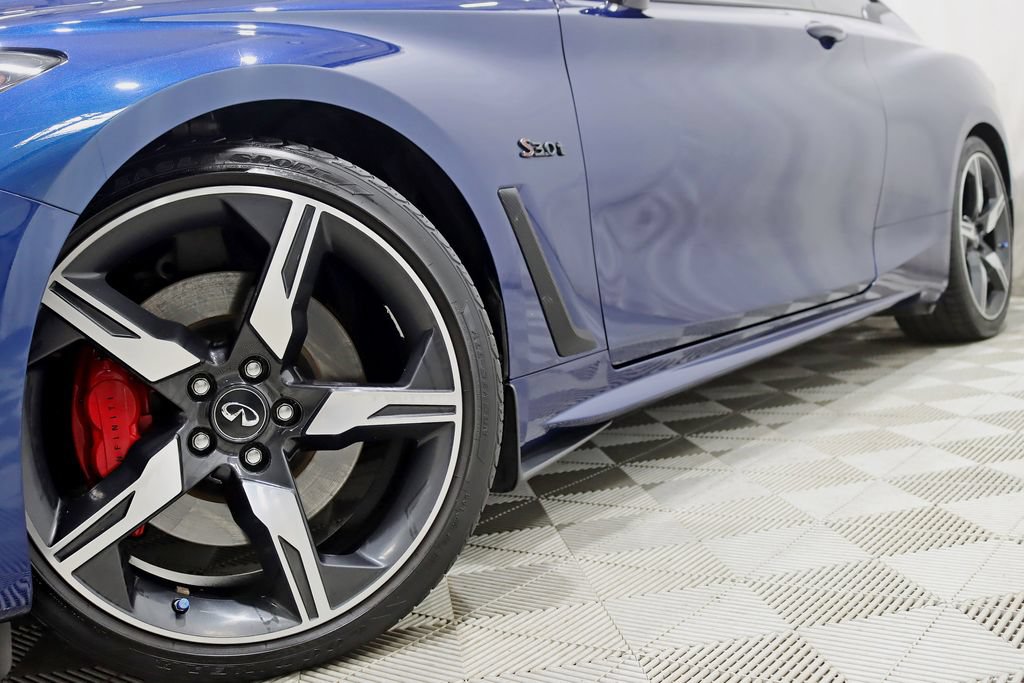 Used 2019 INFINITI Q60 Red Sport 400 w/ Proactive Package AWD/4WD image 4