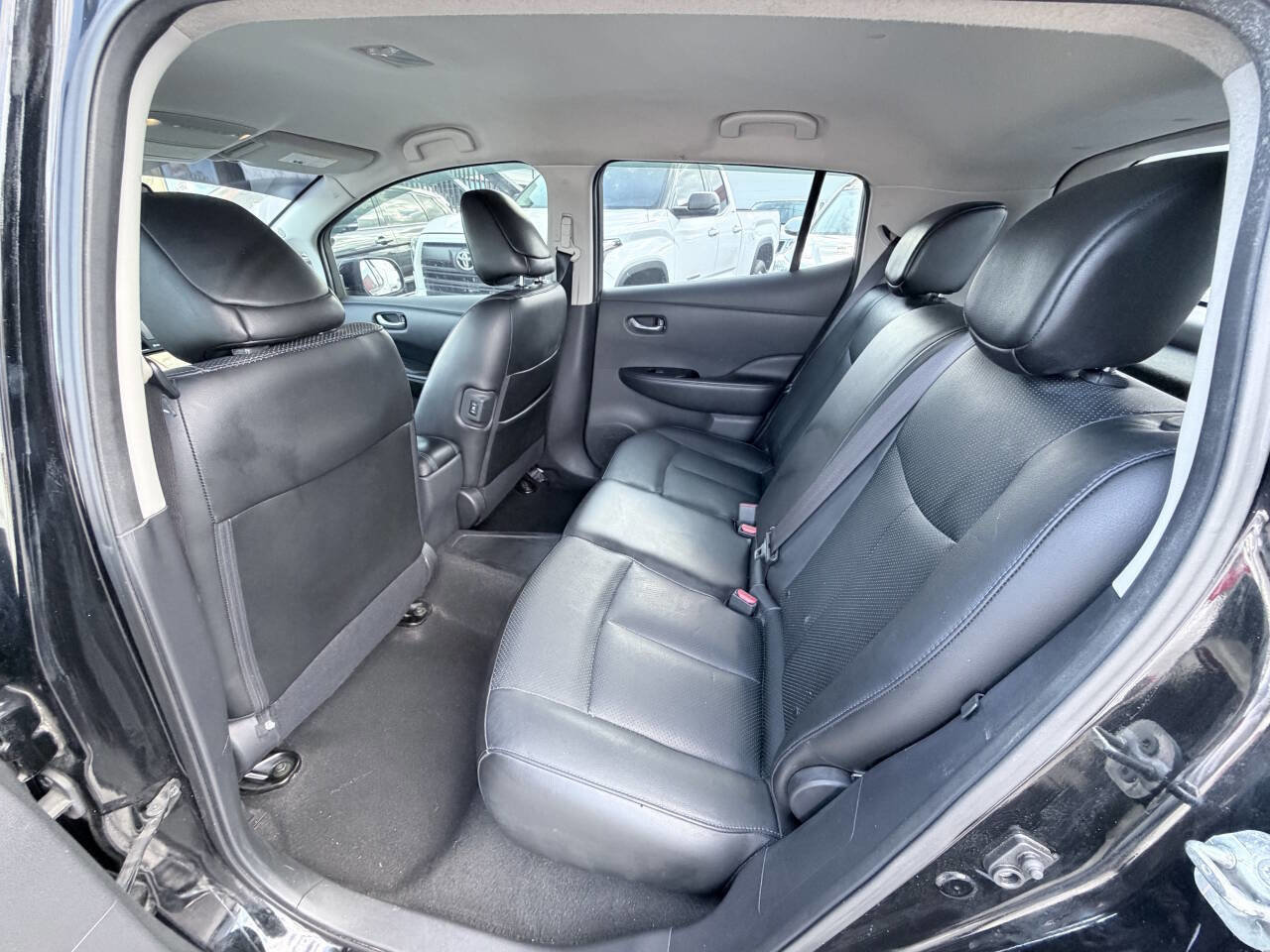 Used 2015 Nissan Leaf SL w/ Premium Package image 13