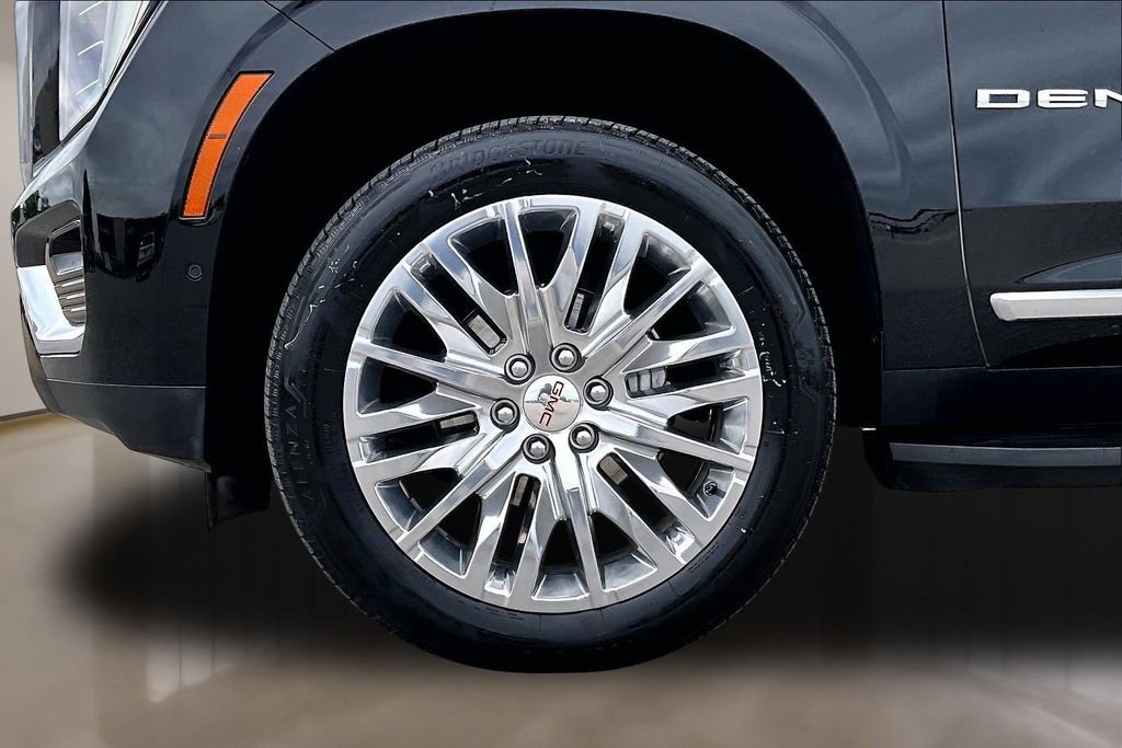 Used 2025 GMC Yukon XL Denali AWD/4WD image 8