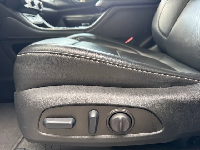 Used 2023 GMC Acadia SLT FWD image 15