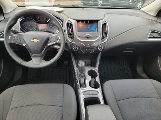 Used 2018 Chevrolet Cruze LT FWD image 25