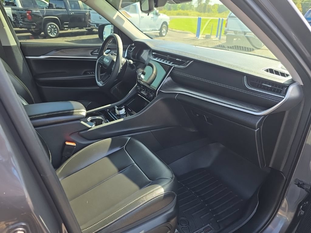 Used 2023 Jeep Grand Cherokee L Limited AWD/4WD image 22
