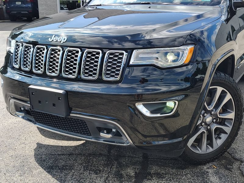 Used 2017 Jeep Grand Cherokee Overland AWD/4WD image 2