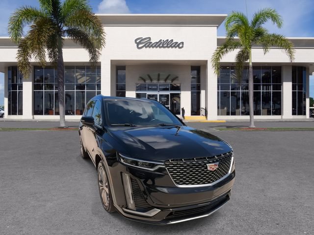Used 2023 Cadillac XT6 Premium Luxury FWD image 3
