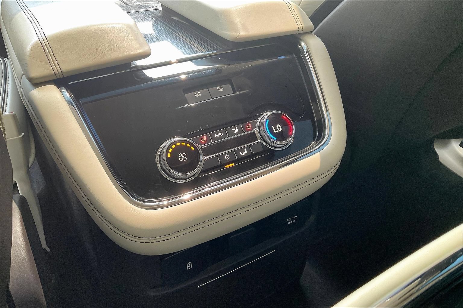 Used 2020 Lincoln Navigator Black Label w/ Cargo Convenience Package AWD/4WD image 10