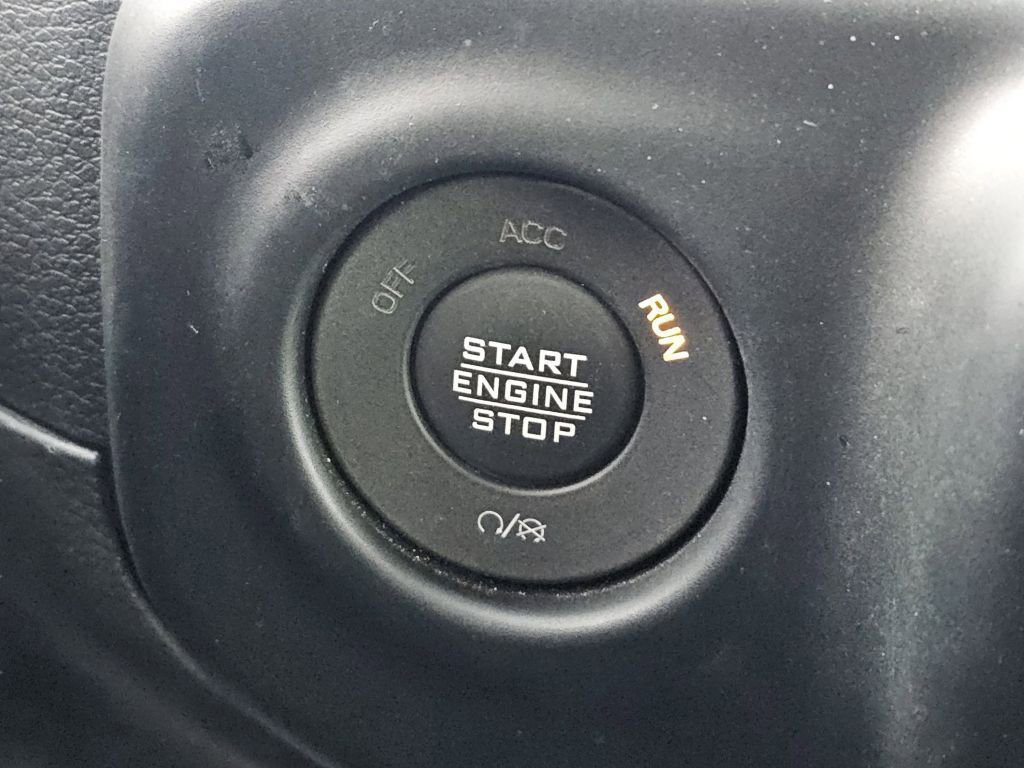 Used 2023 Jeep Gladiator Sport AWD/4WD image 17