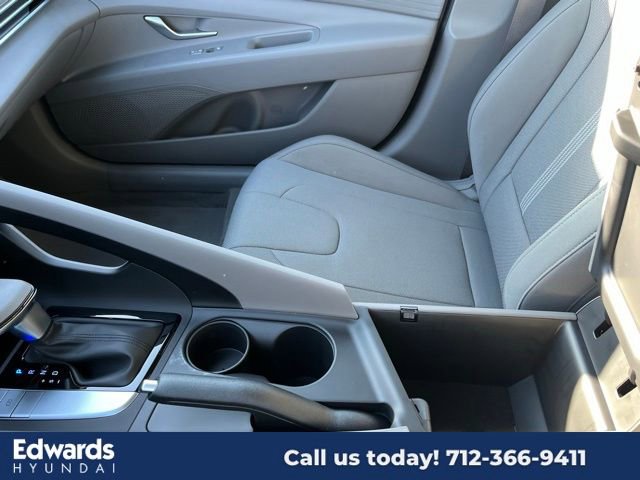 New 2025 Hyundai Elantra SE image 28