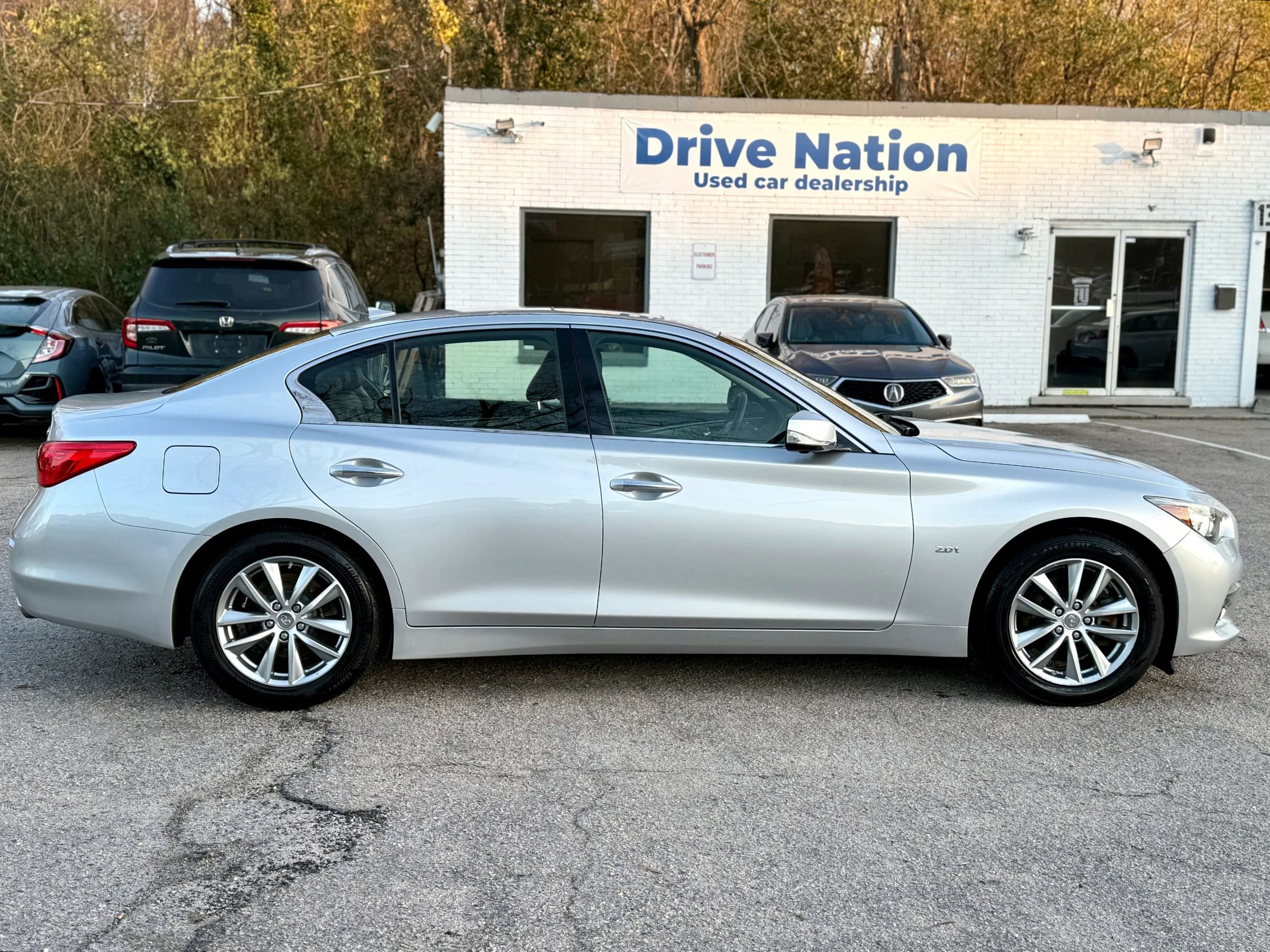 Used 2017 INFINITI Q50 Premium w/ 2.0T Premium Plus Package image 4