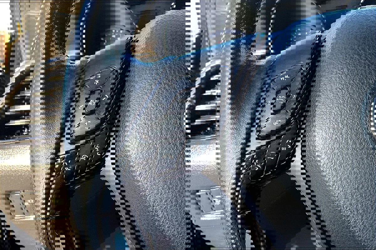 Used 2018 Toyota C-HR XLE image 5