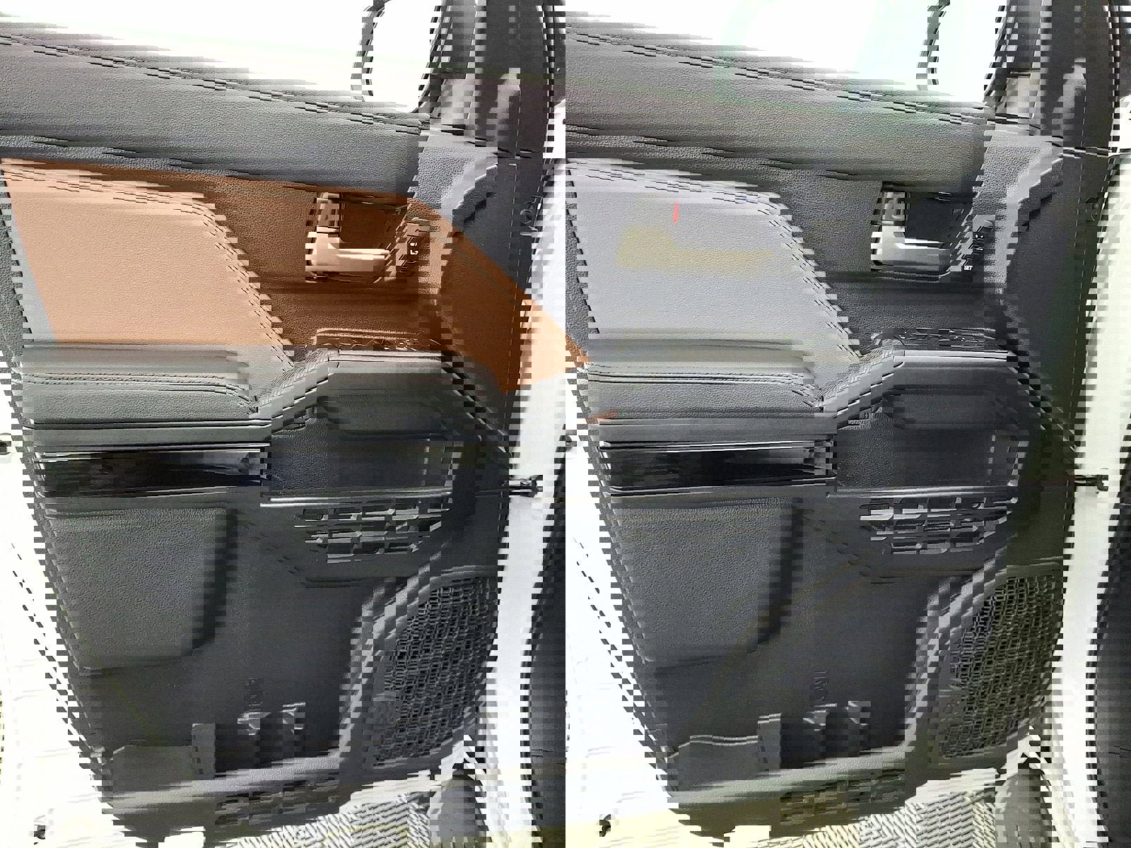 Used 2025 Toyota 4Runner Limited w/ Tow Technology Package image 10