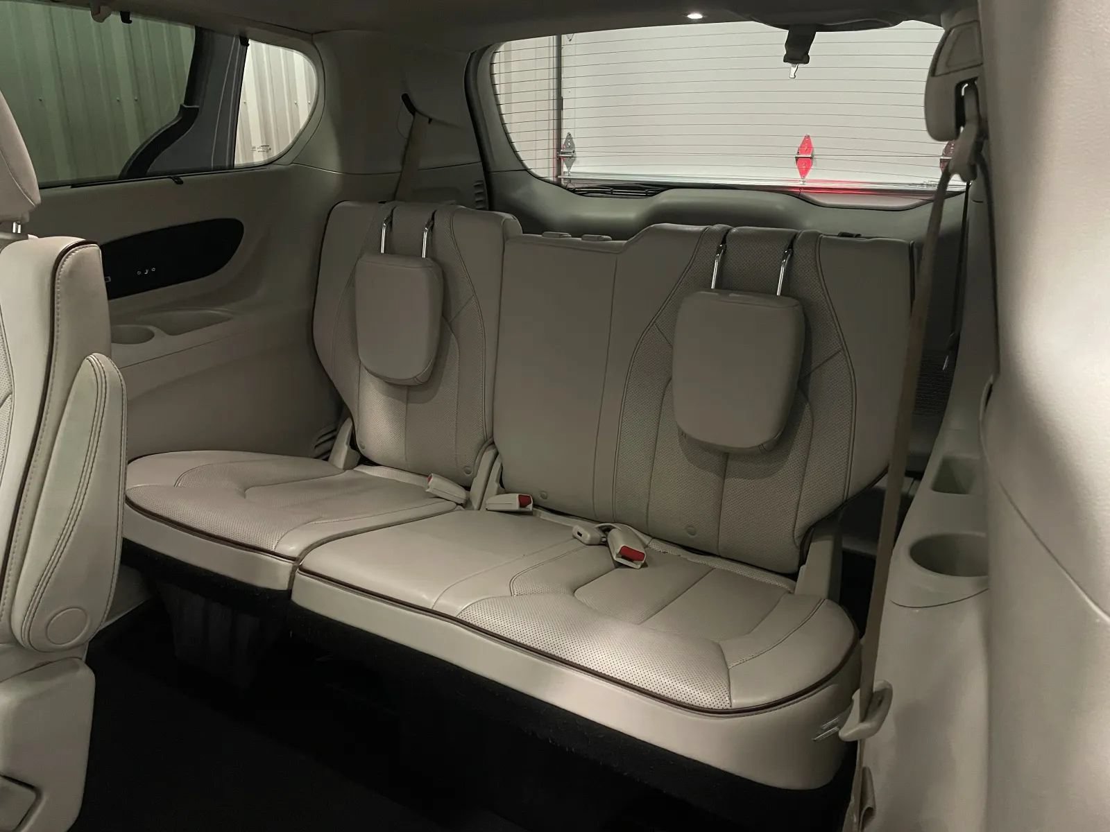 Used 2020 Chrysler Pacifica Limited FWD image 39