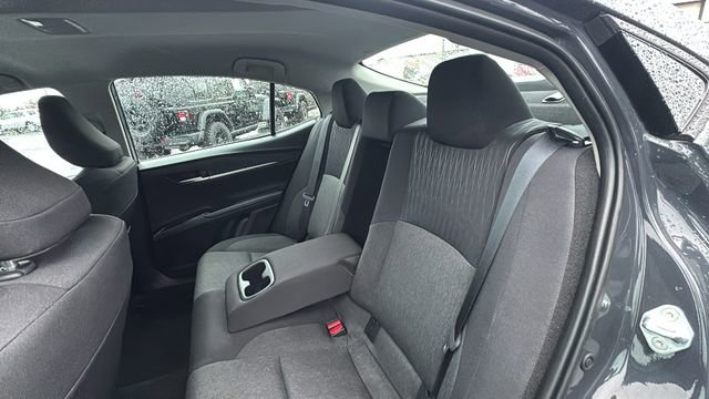 Used 2025 Toyota Camry LE image 31