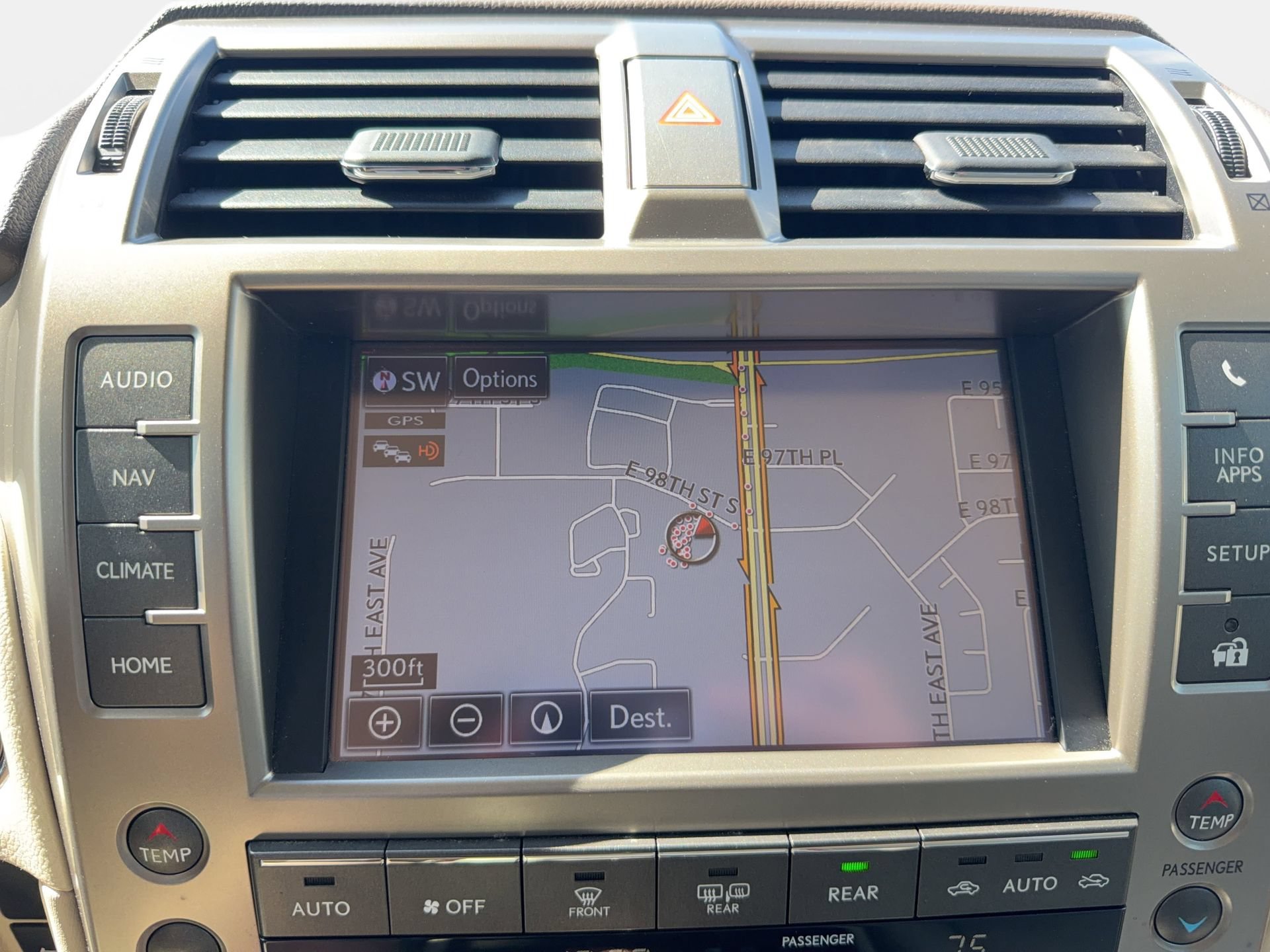 Used 2014 Lexus GX 460 w/ Premium Package AWD/4WD image 21