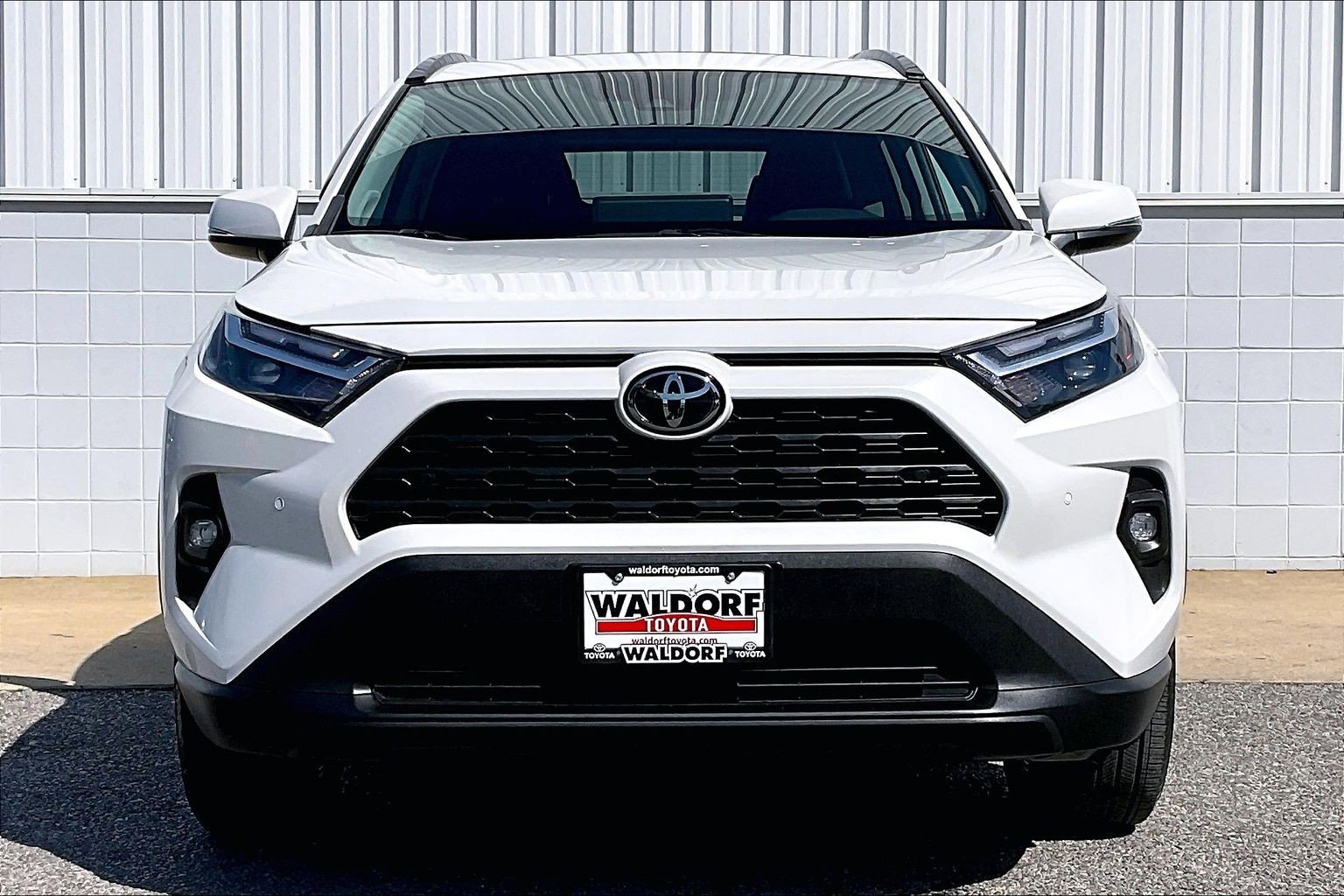 Used 2023 Toyota RAV4 XLE Premium AWD/4WD image 3