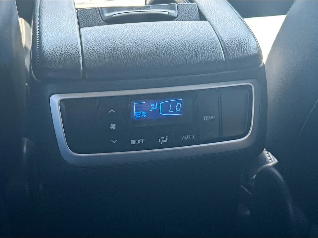 Used 2014 Toyota Highlander Plus AWD/4WD image 23