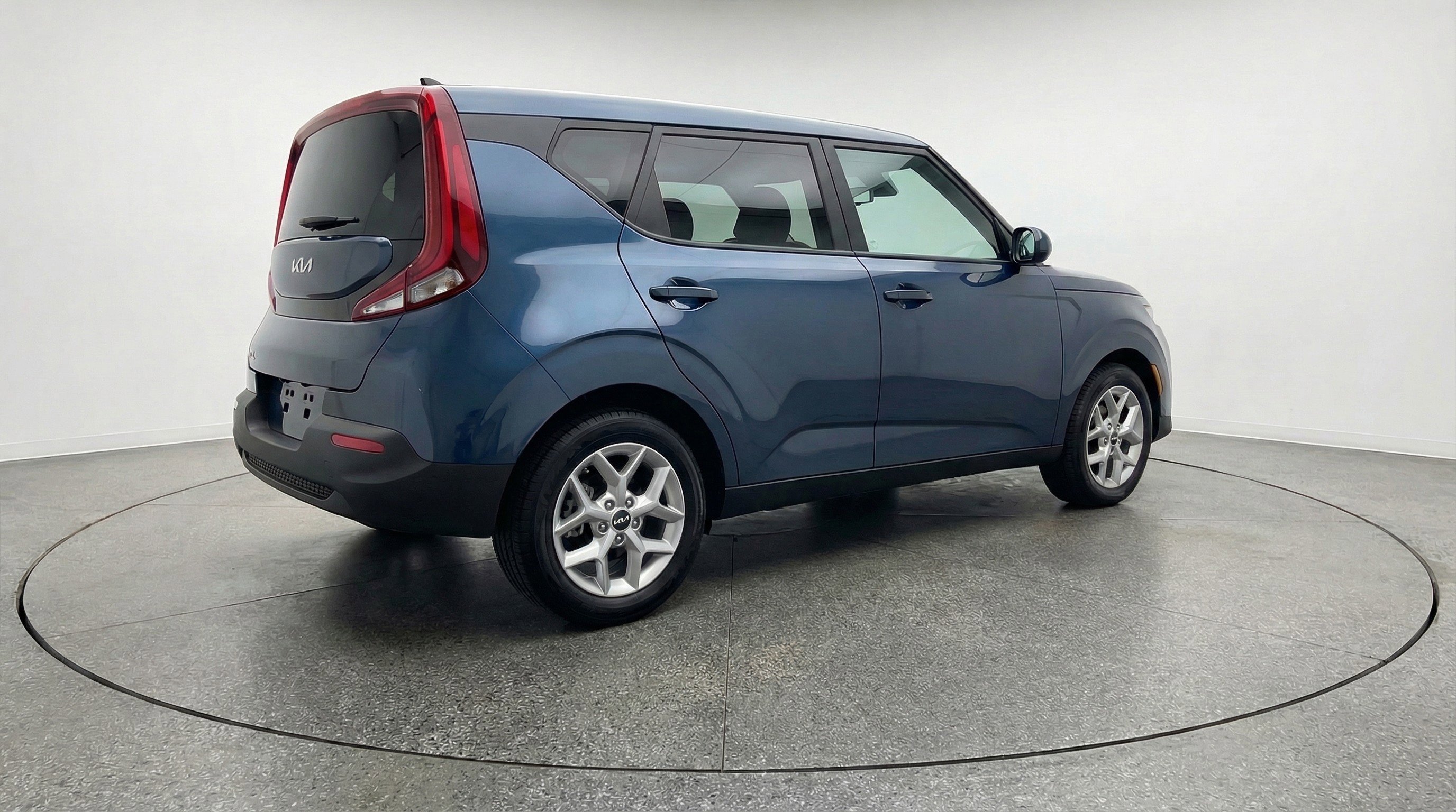 Used 2025 Kia Soul LX w/ LX Technology Package image 9