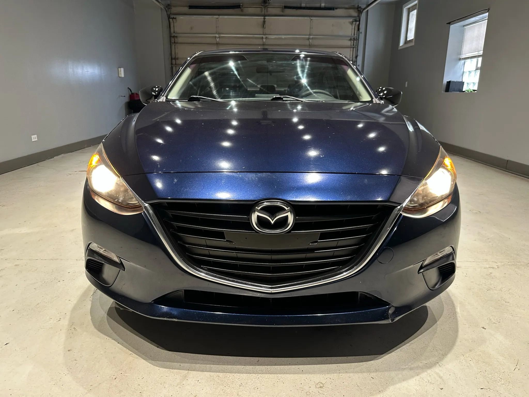 Used 2016 MAZDA MAZDA3 i Sport image 2