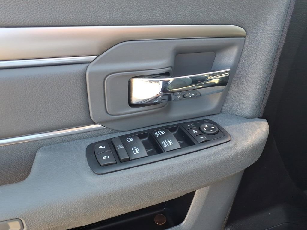 Used 2016 RAM 1500 Big Horn image 4