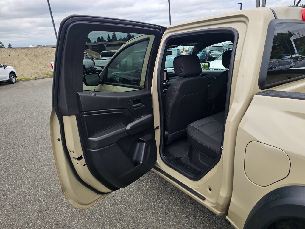 Used 2024 Chevrolet Colorado Trail Boss w/ LPO, Dark Essentials Package AWD/4WD image 21