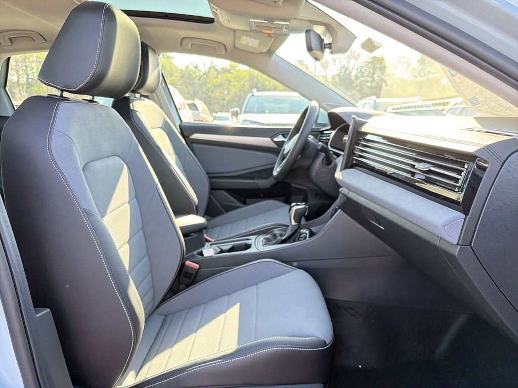 New 2026 Volkswagen Jetta SE image 17