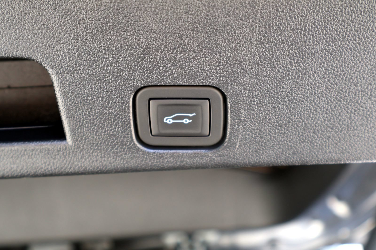 Used 2025 Buick Enclave Preferred FWD image 11