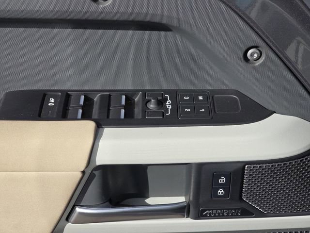 Certified 2023 Land Rover Defender 110 X-Dynamic SE image 26