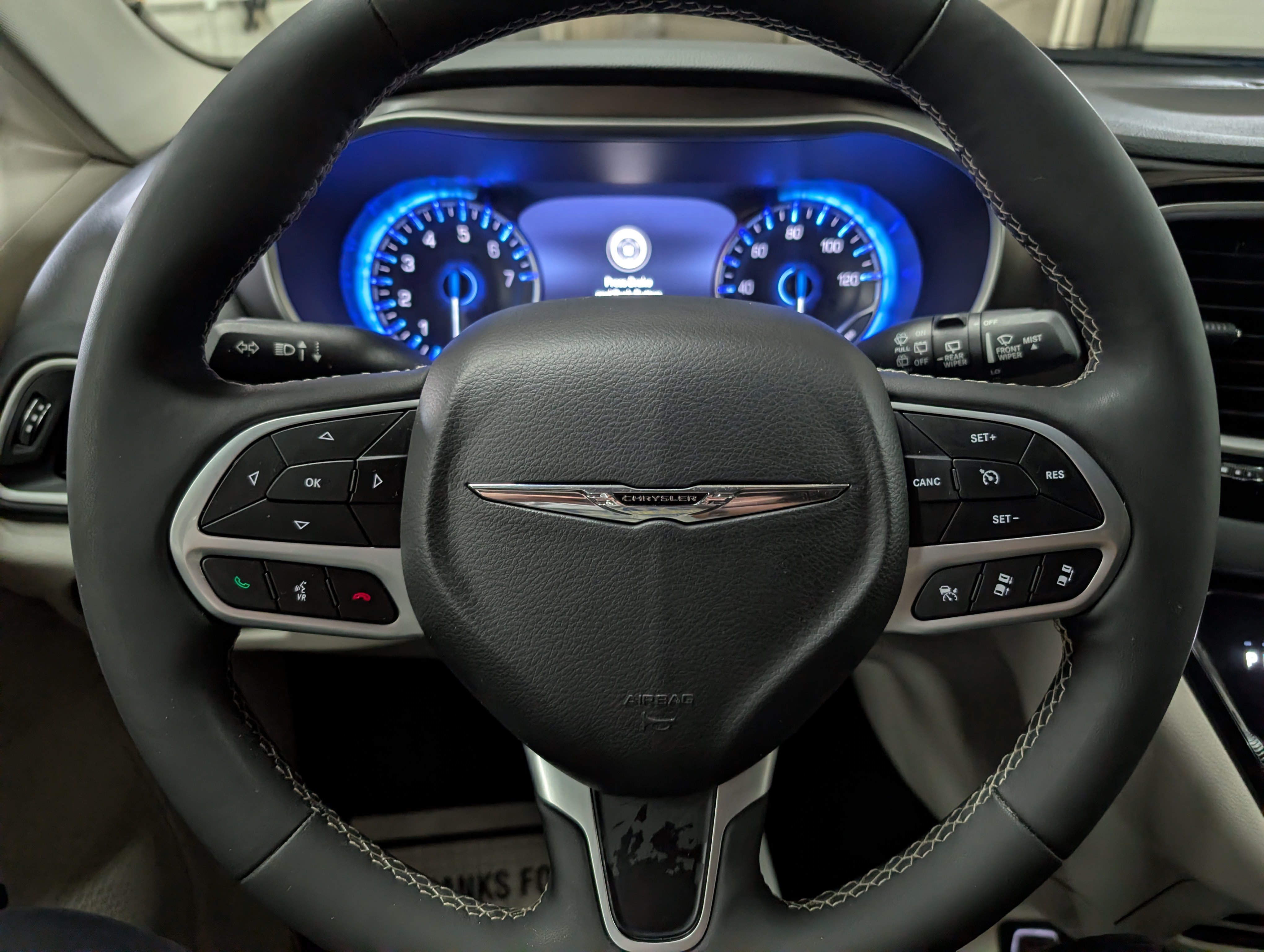 Used 2024 Chrysler Pacifica Touring-L FWD image 18