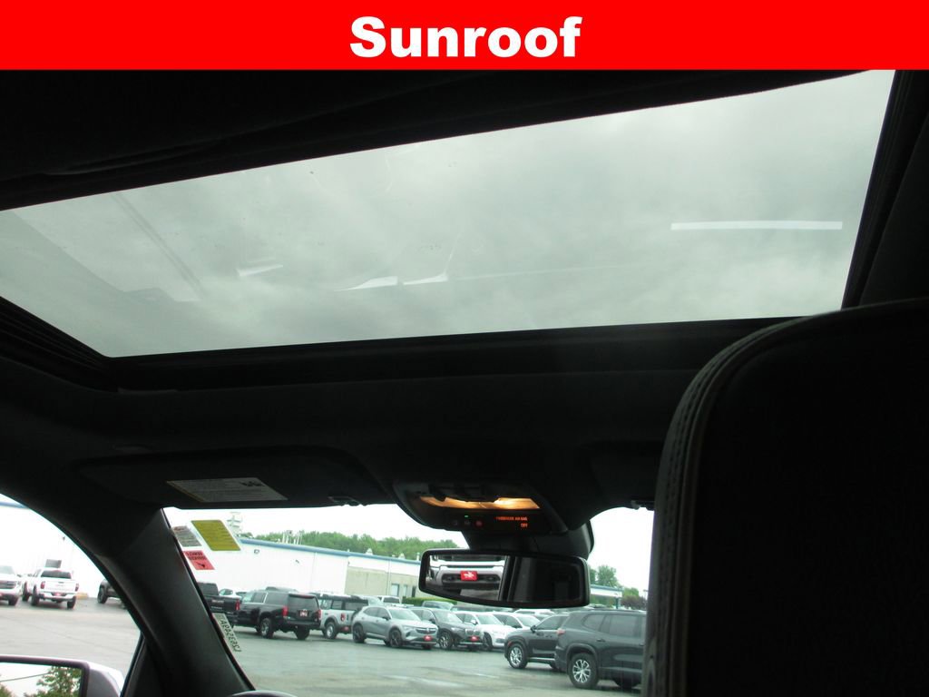 Used 2024 GMC Canyon Denali AWD/4WD image 15