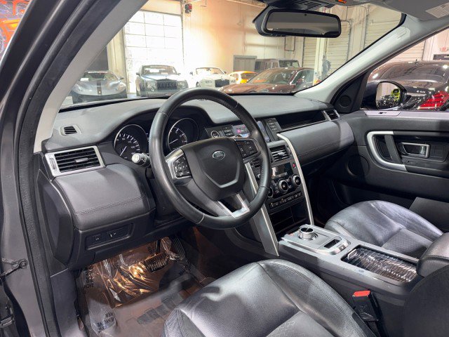 Used 2016 Land Rover Discovery Sport SE image 7