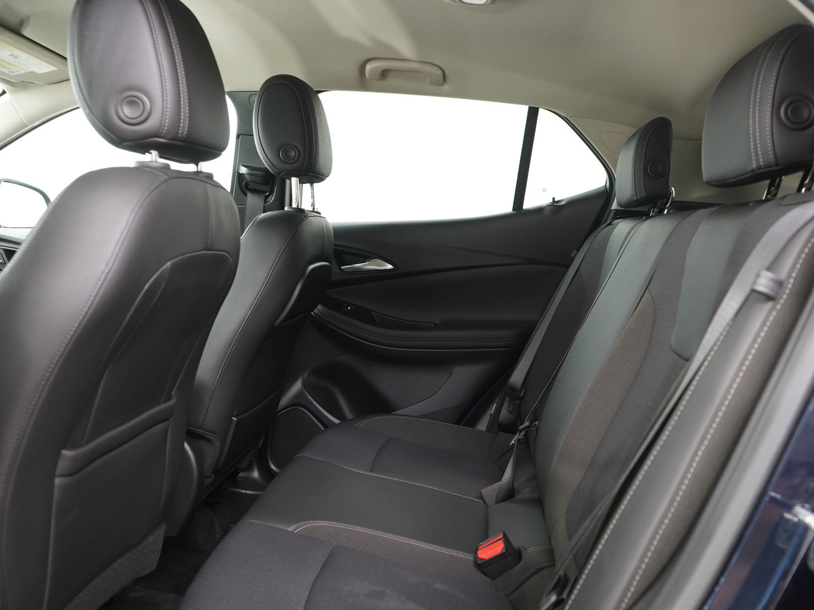 Used 2020 Buick Encore GX Preferred w/ Cold Weather Comfort Package image 17