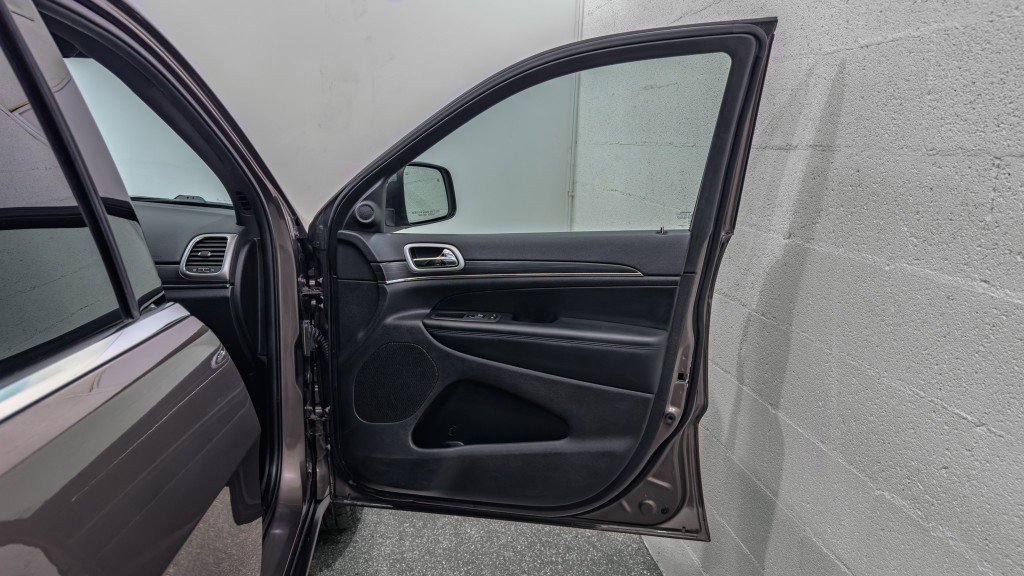 Used 2021 Jeep Grand Cherokee Limited image 22