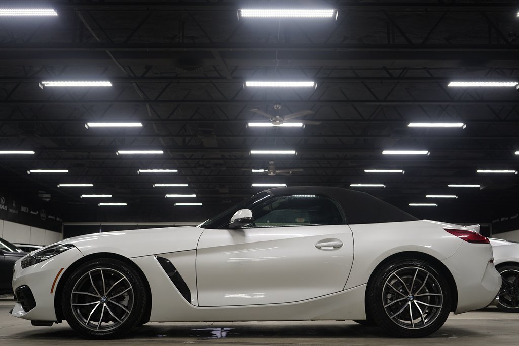 Used 2022 BMW Z4 sDrive30i w/ Driving Assistance Package RWD image 3