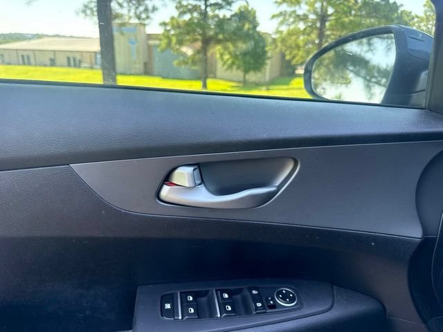 Used 2019 Kia Forte LXS FWD image 33