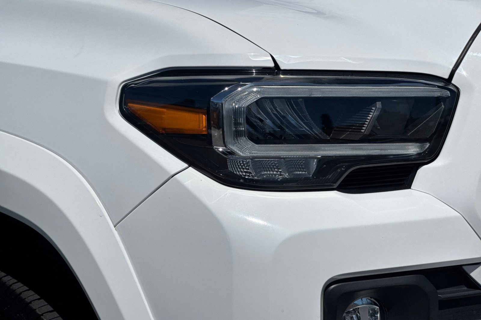 Used 2022 Toyota Tacoma TRD Sport w/ Technology Package RWD image 12