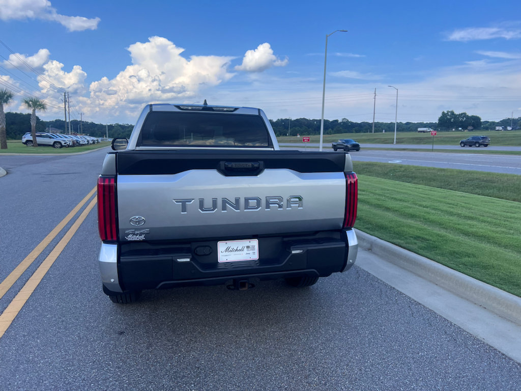Used 2025 Toyota Tundra SR5 w/ SR5 Convenience Package AWD/4WD image 8