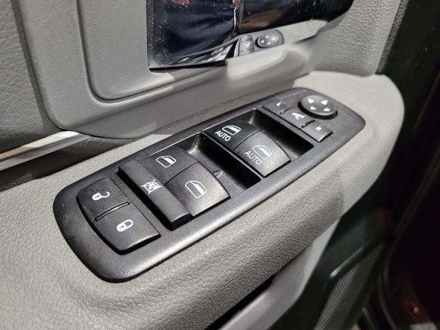 Used 2018 RAM 1500 Classic SLT w/ Luxury Group image 39