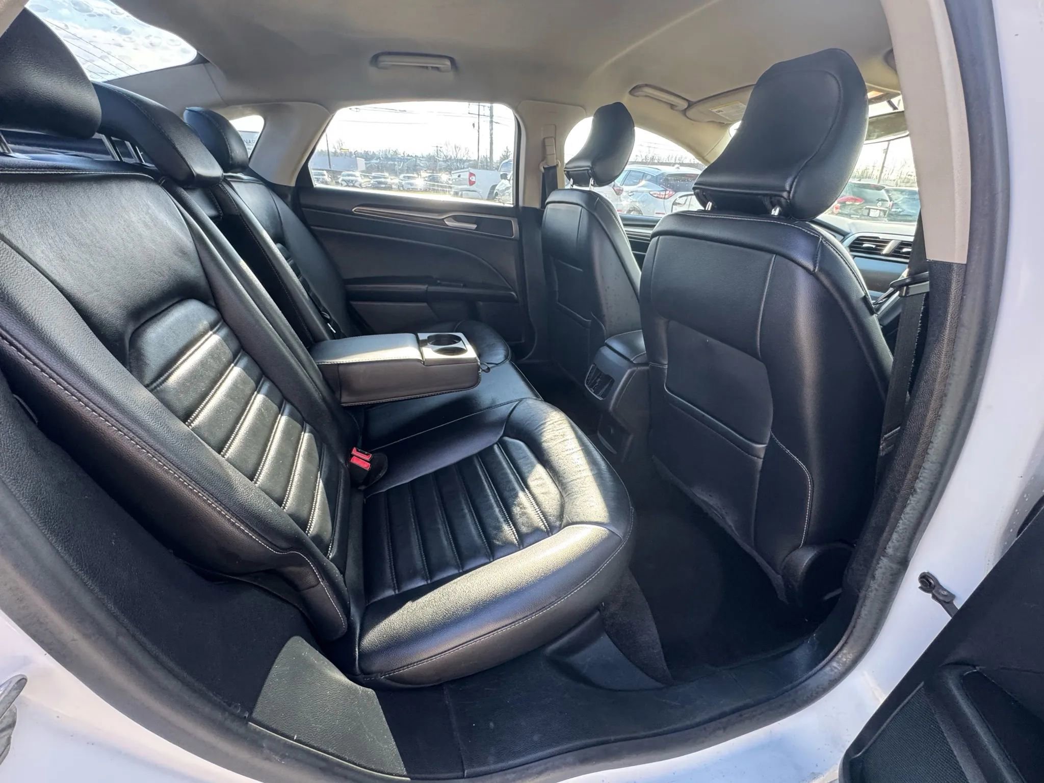 Used 2017 Ford Fusion SE w/ Fusion SE Technology Package image 27