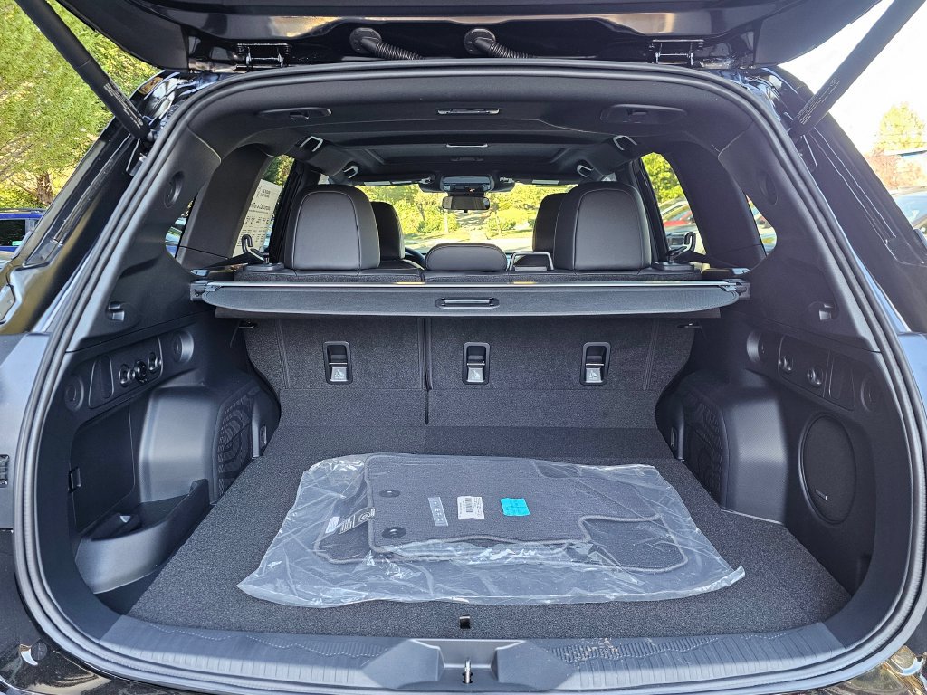 New 2026 Subaru Forester Touring AWD/4WD image 12