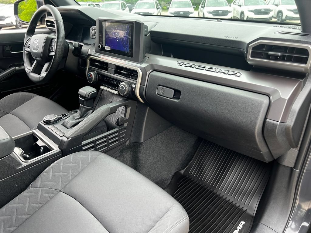 Used 2025 Toyota Tacoma SR5 AWD/4WD image 33
