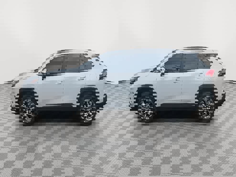 Used 2025 Toyota RAV4 XLE Premium image 5
