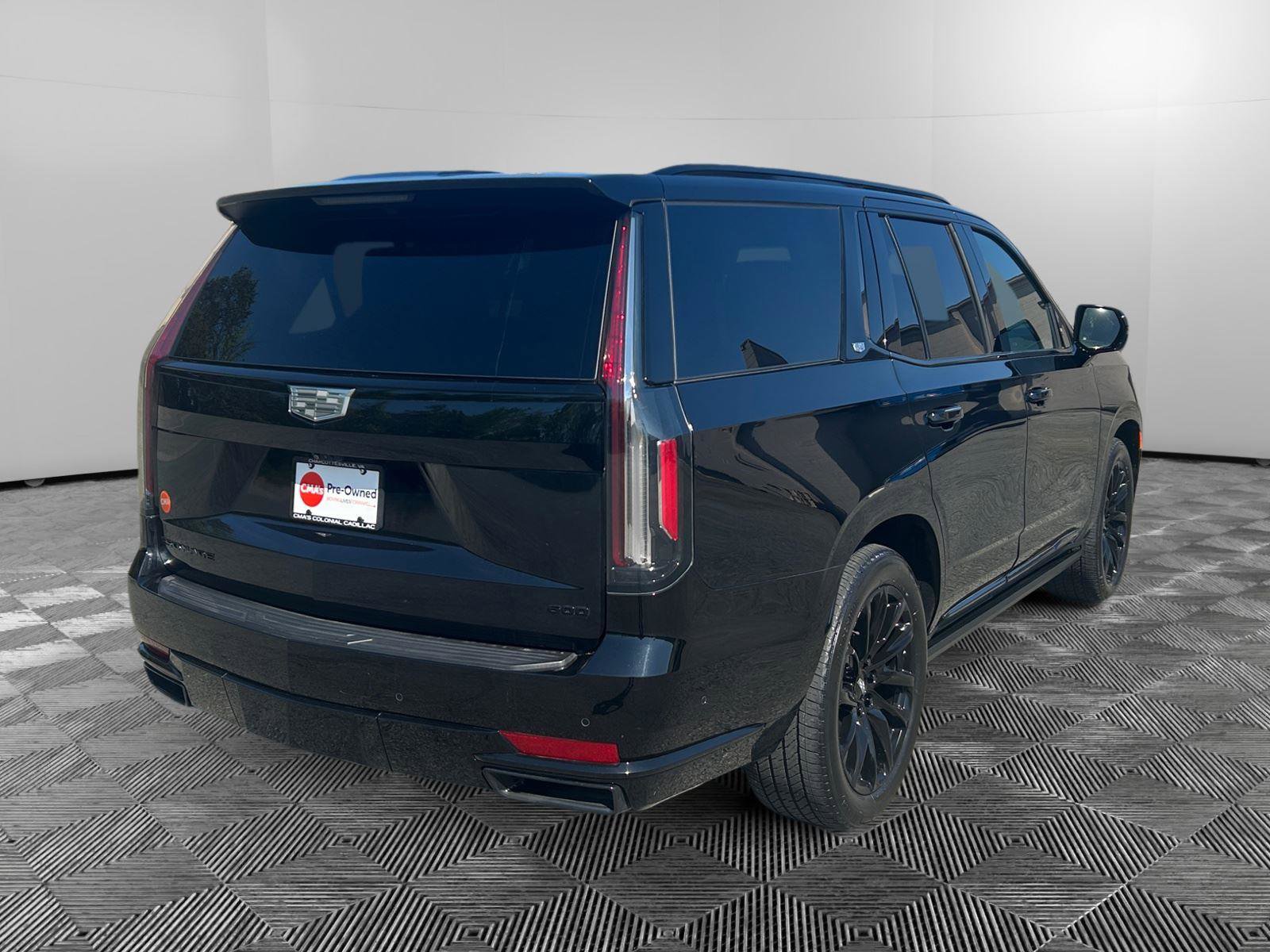 Used 2023 Cadillac Escalade Sport Platinum w/ LPO, ONYX Package image 5