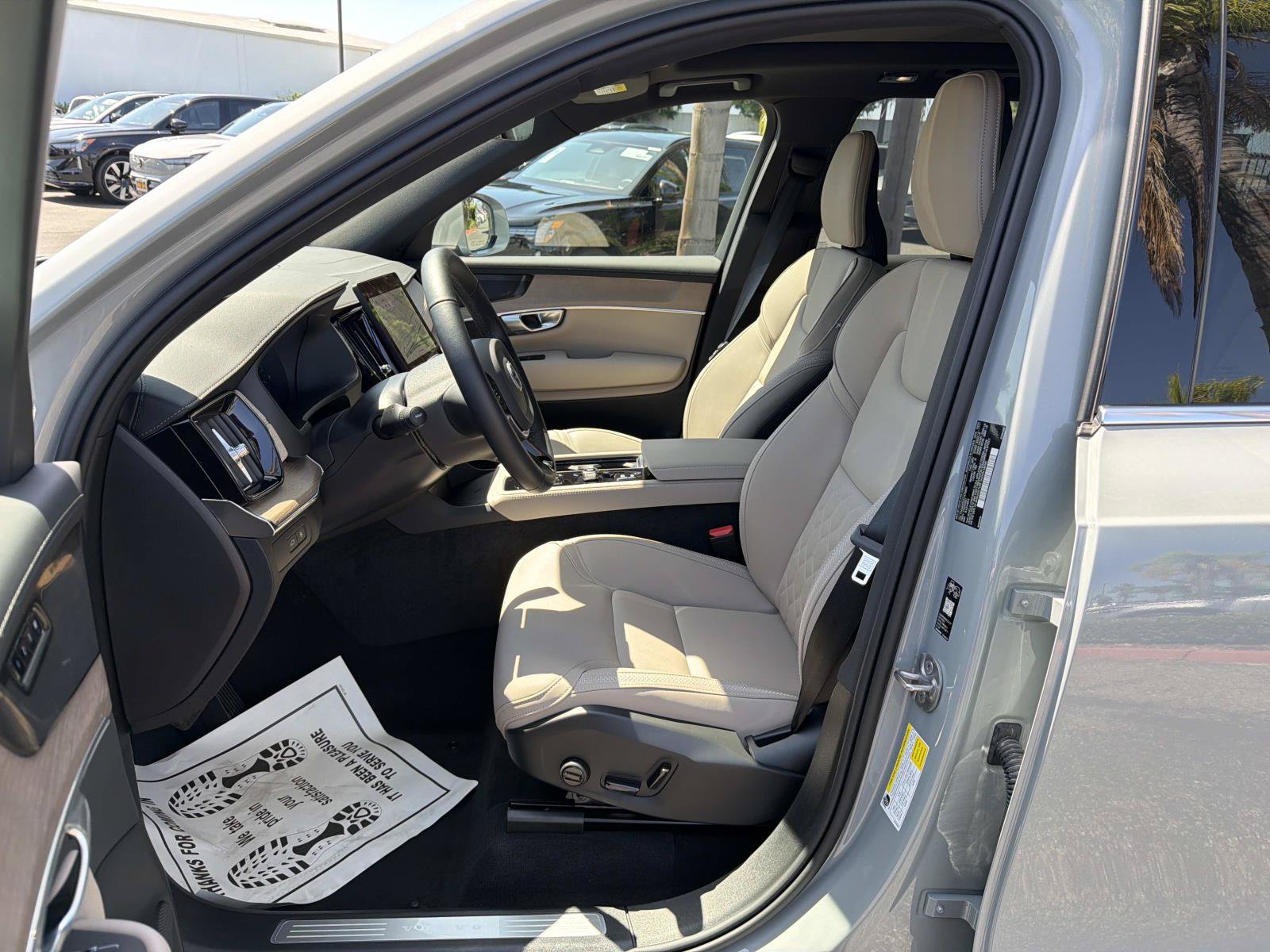 Used 2026 Volvo XC90 T8 Plus w/ Protection Package Premier AWD/4WD image 17