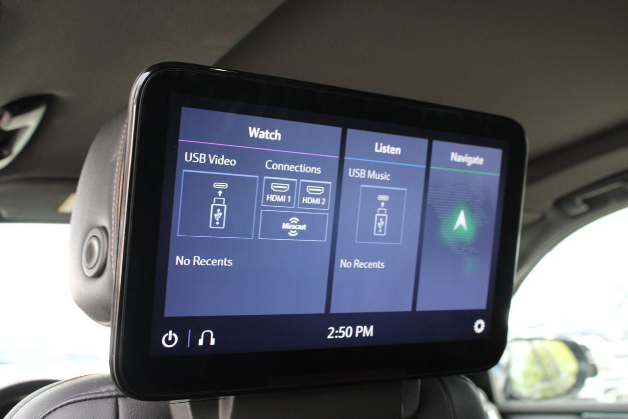 Used 2021 GMC Yukon AT4 w/ AT4 Premium Plus Package AWD/4WD image 23