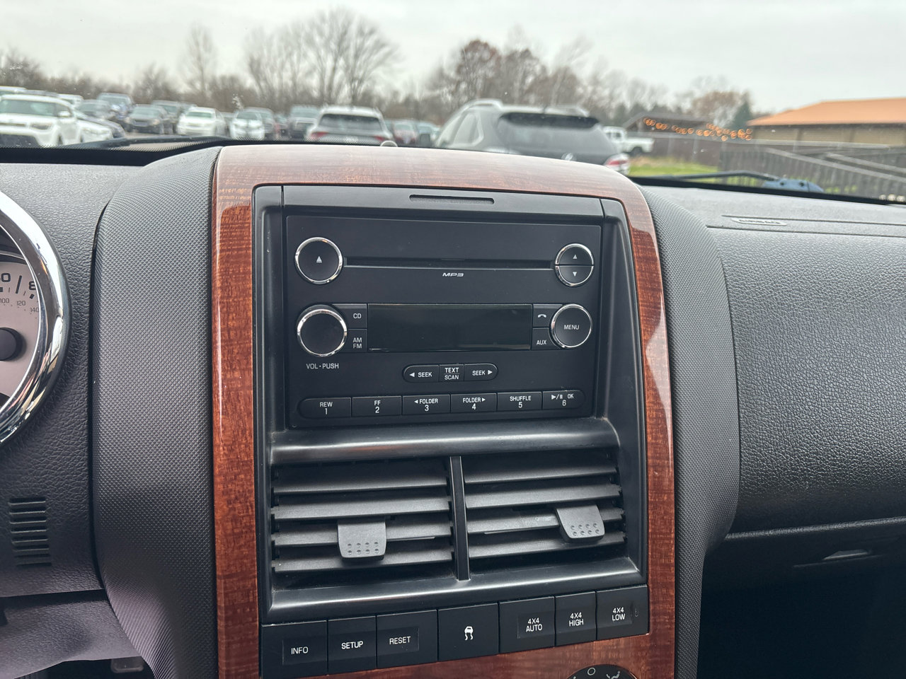 Used 2010 Ford Explorer Eddie Bauer image 28