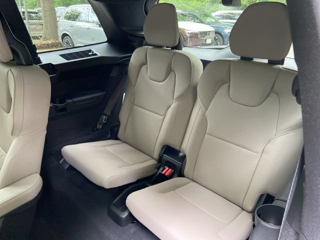 New 2026 Volvo XC90 B6 Plus w/ Protection Package Premier AWD/4WD image 16